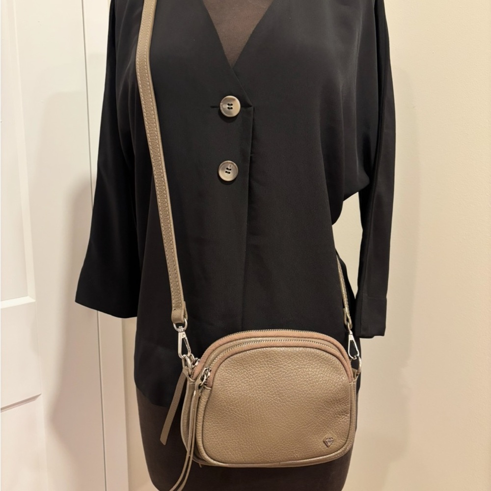 Caleidos Vera Pelle Made in Italy Nappa Leather Crossbody Bag – Taupe